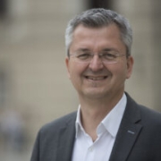 Portraitfoto Mag. Dr. Josef Missethon, MSc, MEd