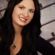 Portraitfoto Mag.ª Sonja Schuster, Bakk.phil